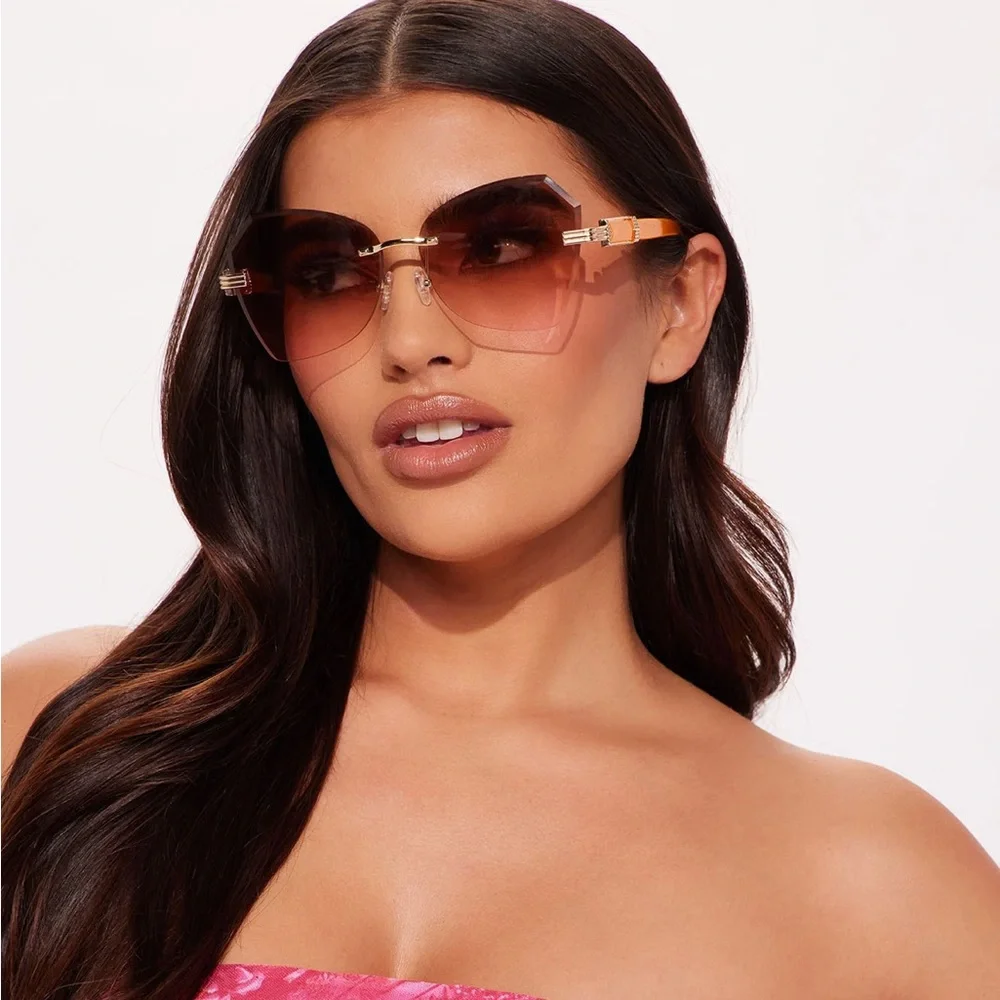 Fashion Nova orange rimless